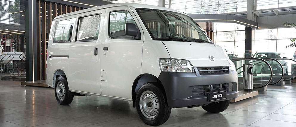 Toyota Lite Ace Microbus Exterior